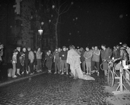 880602 Afbeelding van de start van de estafetteloop door leden van de Utrechtse atletiekvereniging Hellas van Utrecht ...